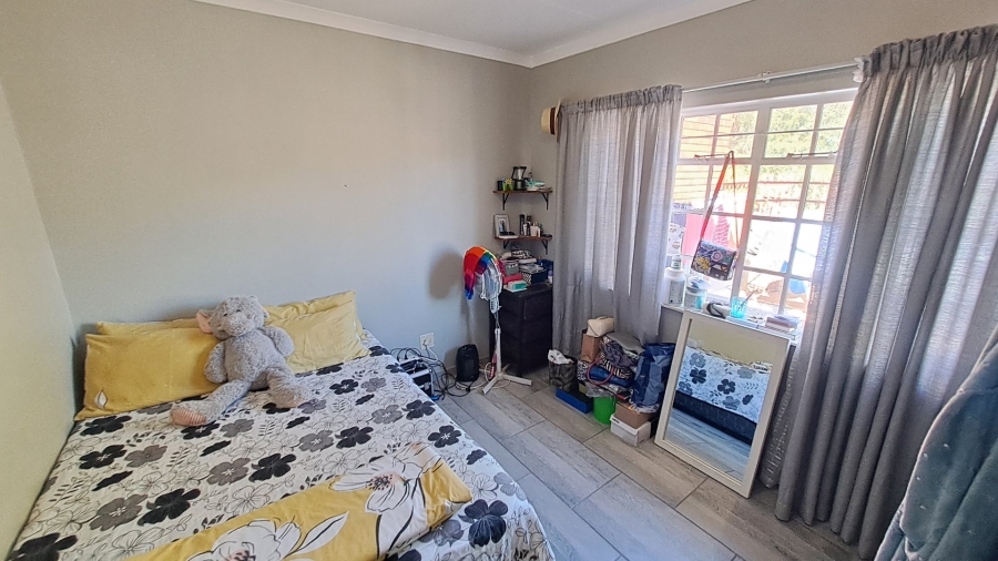 2 Bedroom Property for Sale in Langenhovenpark Free State